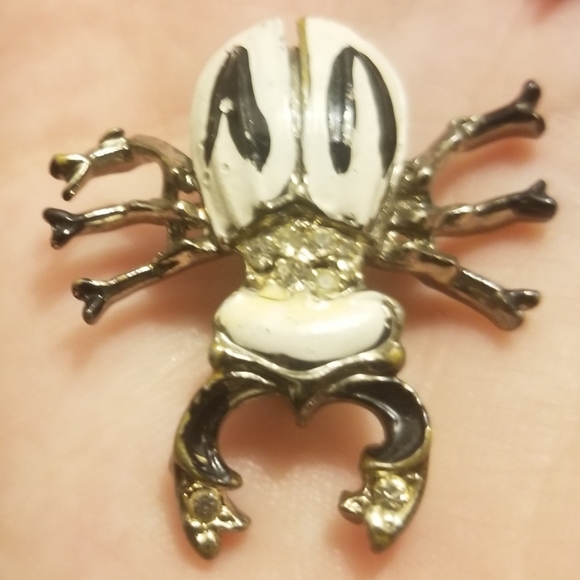 Beetlejuice vibes: 2 quirky vtg b&w enamel beetle brooches w clear stones - Picture 5 of 5